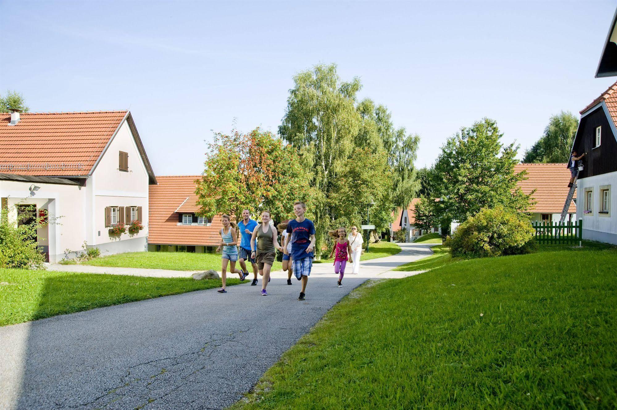 Theater- Und Feriendorf Koenigsleitn Gmbh Litschau Exterior foto