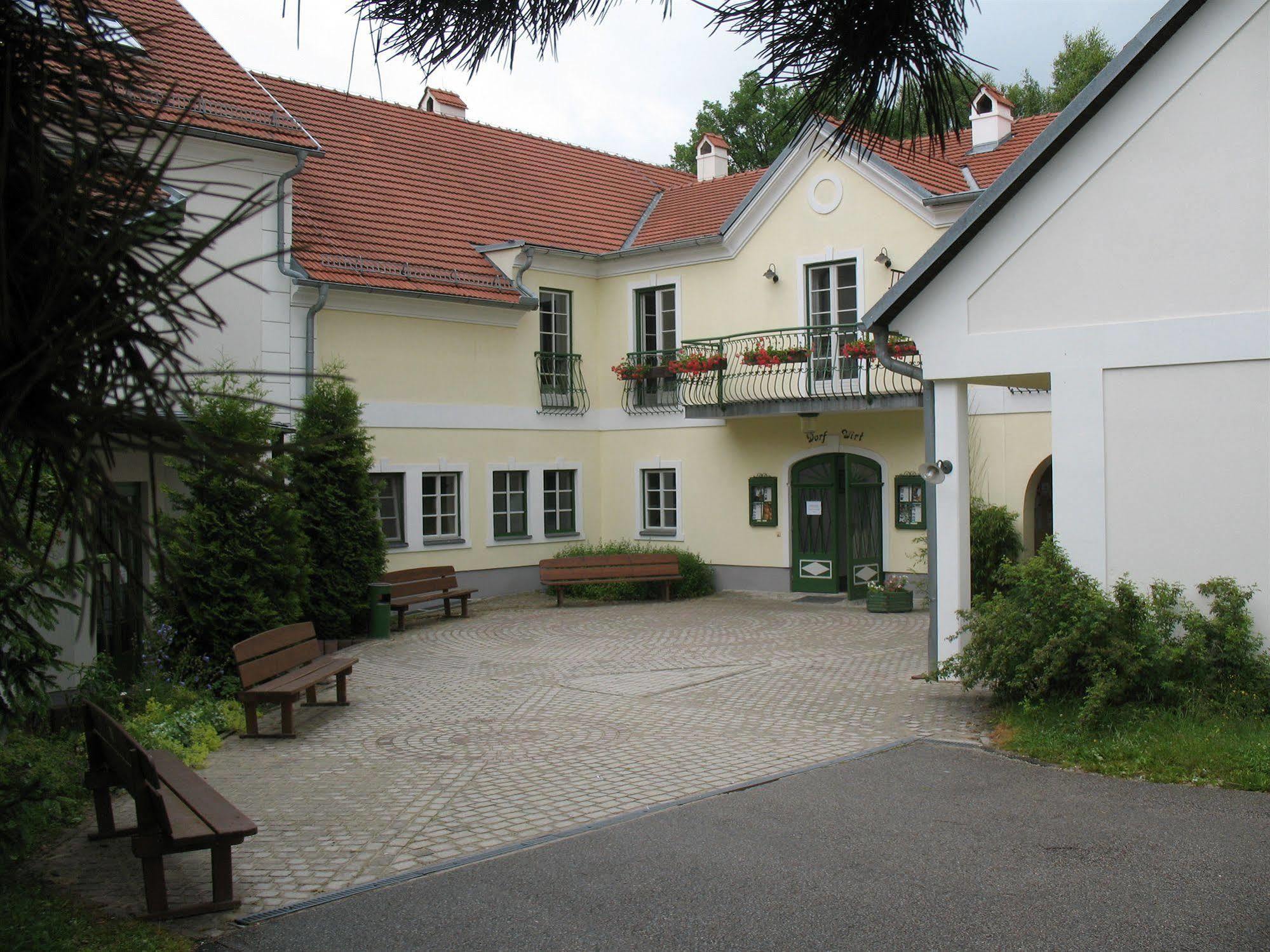 Hotel Theater- Und Feriendorf Koenigsleitn Gmbh Litschau Exterior foto